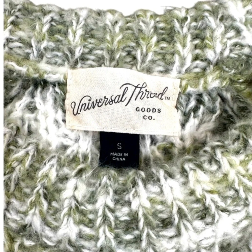Universal Thread green chunky Bell sleeve Sweater NWOT - Picture 3 of 3